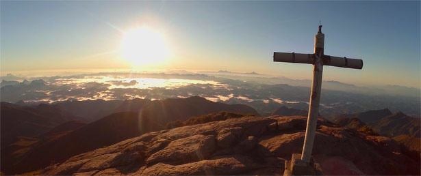 drone-brazilie-berg-christusbeeld-kruis-dji-phantom-2-gopro-hero-3-gimbal